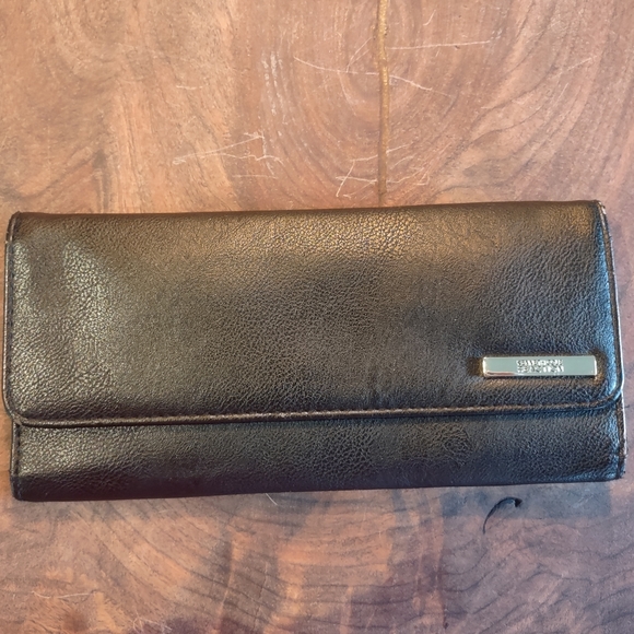Kenneth Cole Reaction Large Flip Wallet - Picture 10 of 11